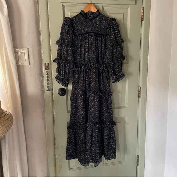 Doen Dresses & Skirts - Doen black floral print dress